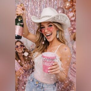 Bride 👰🏻‍♀️ Embellished Pearl & Rhinestone Cowboy Hat - Cream